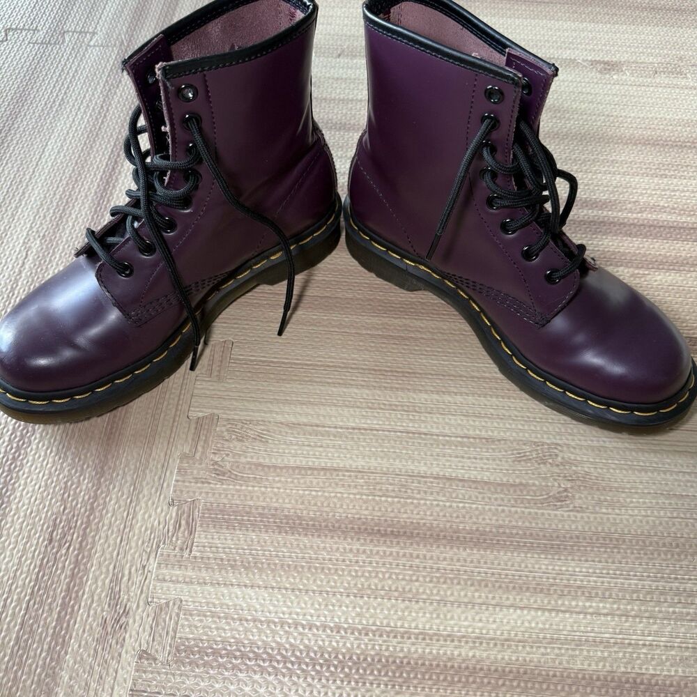 Dr. Martens 1460 Women’s Size 7 Purple Burgundy Leather Combat Boots 8 Eye